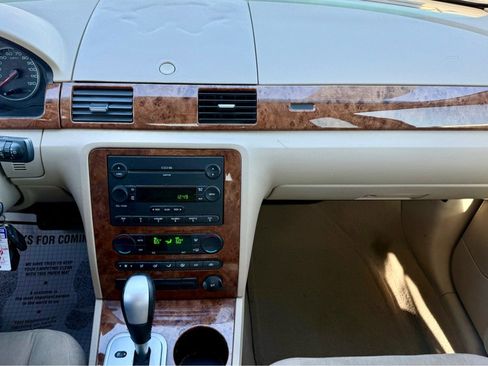 Used 2005 Ford Five Hundred SEL image 11