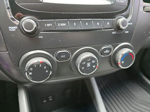 Used 2017 Kia Forte LX image 26