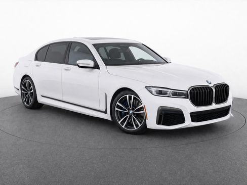 Used 2020 BMW 750i xDrive w/ Executive Package AWD/4WD image 3