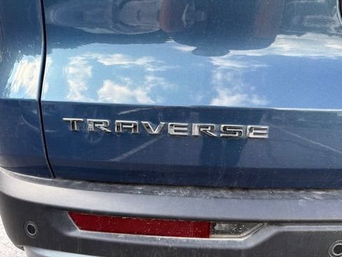 Used 2025 Chevrolet Traverse LT w/ Driver Confidence Package FWD image 12