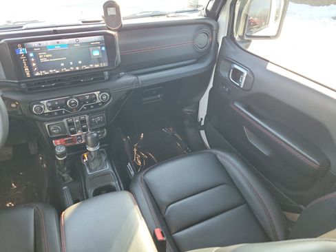 Used 2024 Jeep Wrangler Unlimited Rubicon image 12