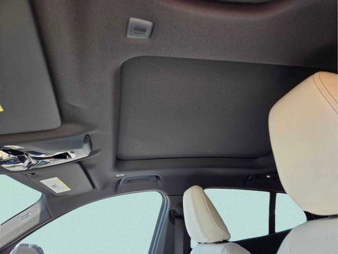 New 2026 BMW X2 xDrive28i w/ Convenience Package image 21