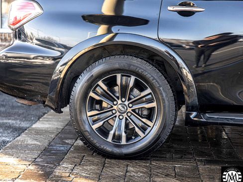 Used 2019 Nissan Armada Platinum w/ Captain's Chairs Package image 11