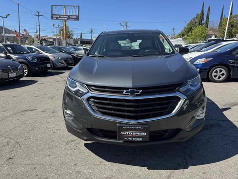 Used 2021 Chevrolet Equinox LS image 2