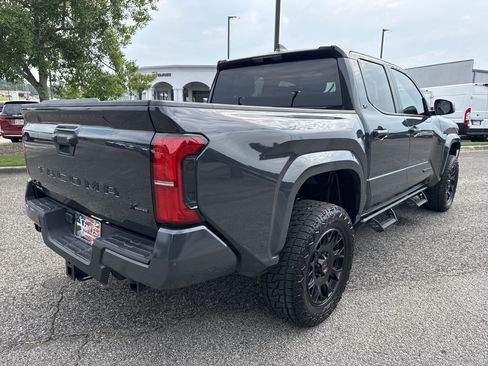 Used 2025 Toyota Tacoma SR5 AWD/4WD image 7
