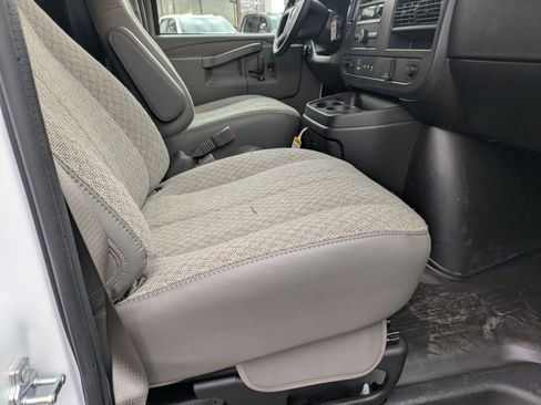 New 2025 GMC Savana 2500 Work Van w/ Safety Package image 19