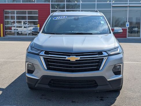 Used 2023 Chevrolet Traverse LT w/ LT Premium Package image 2