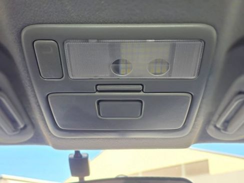 Used 2003 Toyota RAV4 2WD image 32