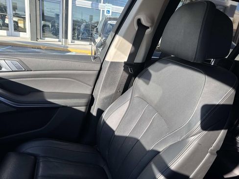 Used 2019 BMW X7 xDrive40i w/ Premium Package image 15