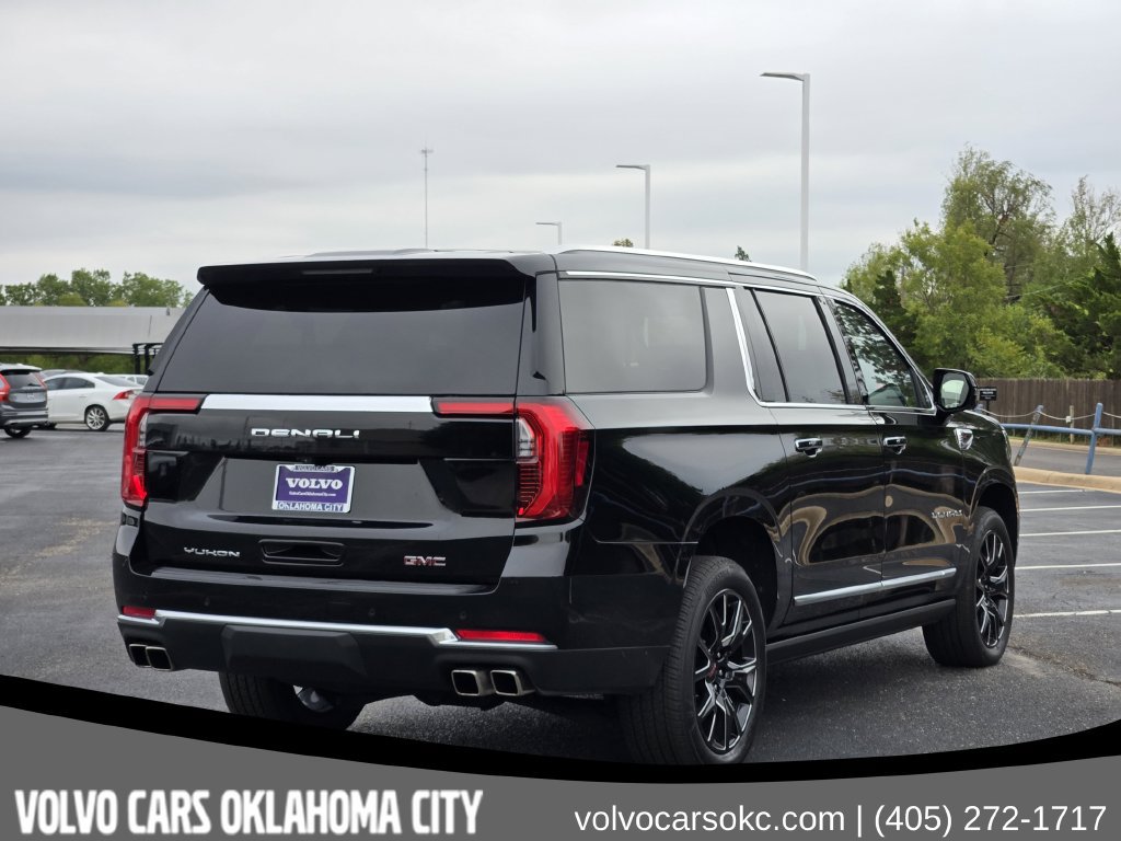 Used 2025 GMC Yukon XL Denali w/ Sun & Power Step Package AWD/4WD image 4