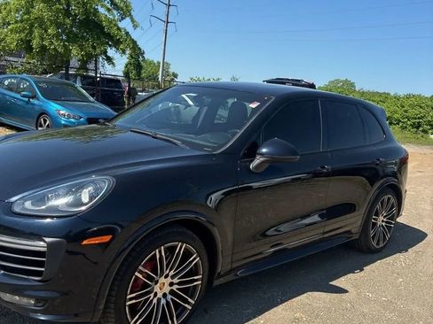 Used 2016 Porsche Cayenne GTS AWD/4WD image 2
