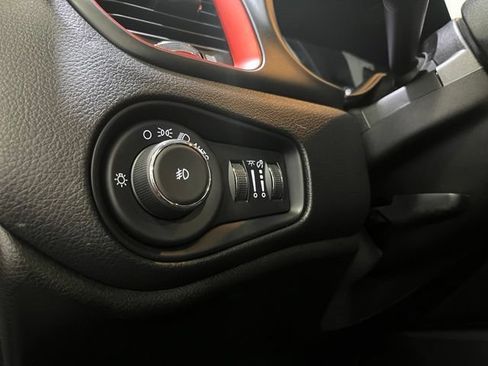 Used 2021 Jeep Renegade Trailhawk w/ Sun & Sound Group AWD/4WD image 15
