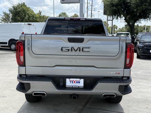 Used 2024 GMC Sierra 1500 AT4 w/ Technology Package AWD/4WD image 6