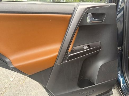 Used 2018 Toyota RAV4 SE w/ Power Extra Value Package FWD image 27