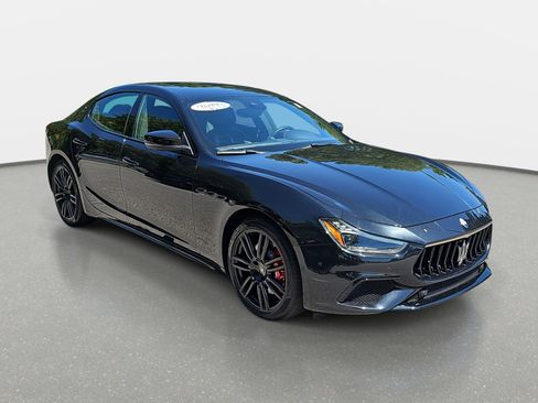 Used 2022 Maserati Ghibli Modena Q4 image 3
