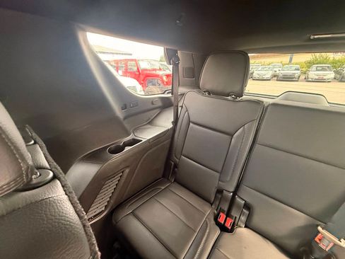 Used 2021 GMC Yukon Denali w/ Denali Ultimate Package AWD/4WD image 47