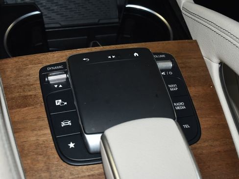 Used 2024 Mercedes-Benz GLE 350 4MATIC image 18