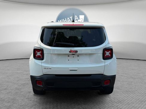 Used 2023 Jeep Renegade Latitude AWD/4WD image 5