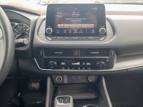 Used 2023 Nissan Rogue SV image 14