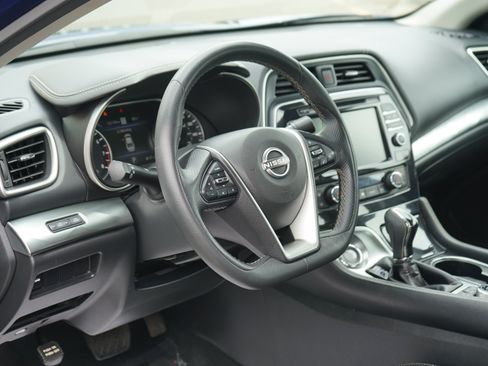Used 2023 Nissan Maxima SV w/ Floor Mat Group FWD image 14