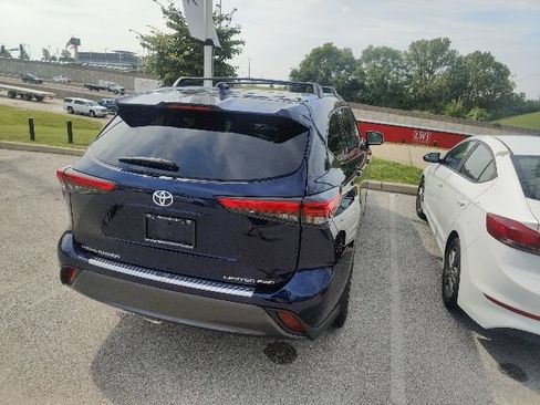 Used 2022 Toyota Highlander Limited AWD/4WD image 11