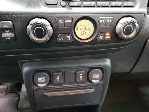 Used 2014 Honda Ridgeline SE image 27