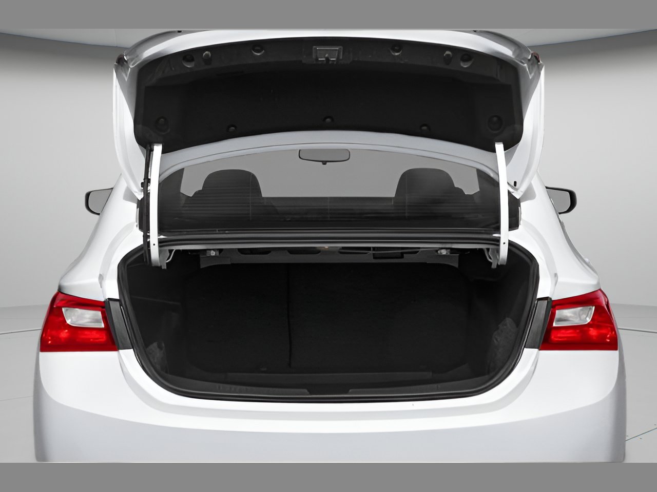 Used 2023 Chevrolet Malibu LT FWD image 30