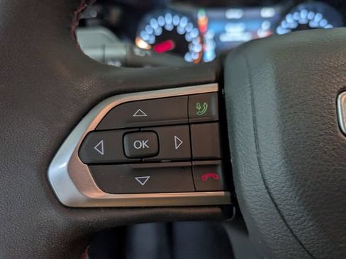 Used 2025 Jeep Compass Trailhawk AWD/4WD image 17