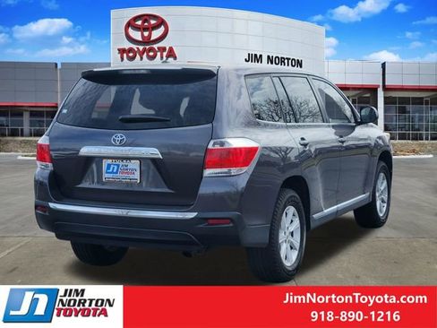 Used 2011 Toyota Highlander Base image 6