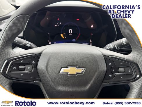 Used 2025 Chevrolet Trax LT FWD image 24