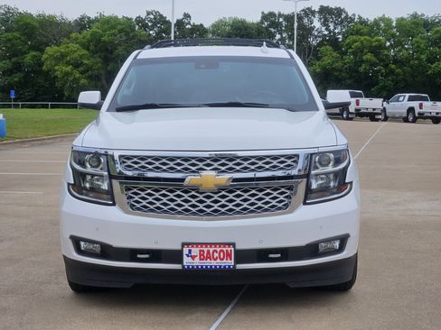 Used 2019 Chevrolet Tahoe LT w/ LT Signature Package RWD image 2