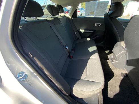 Used 2025 Kia K4 LXS FWD image 38
