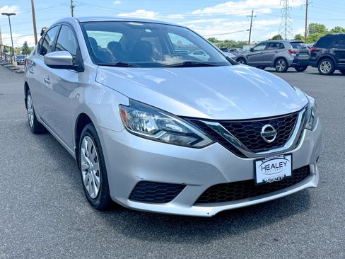 Used 2016 Nissan Sentra S FWD image 1