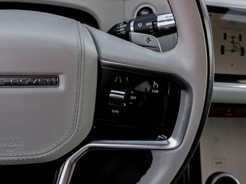 Used 2021 Land Rover Range Rover Velar R-Dynamic S image 19