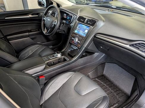 Used 2019 Ford Fusion Titanium image 4