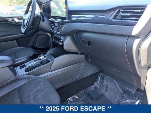 Used 2025 Ford Escape ST-Line w/ Equipment Group 301A image 23