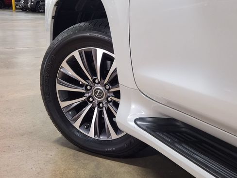 Used 2023 Lexus GX 460 Luxury w/ Accessory Package AWD/4WD image 20
