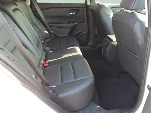 Certified 2025 Nissan Rogue SL w/ Tech Package AWD/4WD image 27
