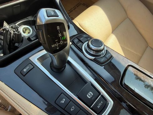 Used 2011 BMW 550i xDrive Sedan AWD/4WD image 33