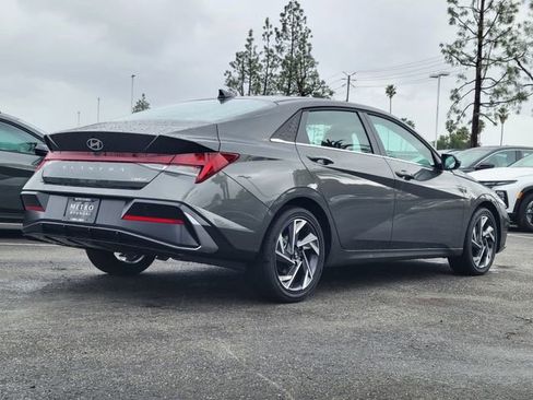 New 2026 Hyundai Elantra Limited FWD image 2