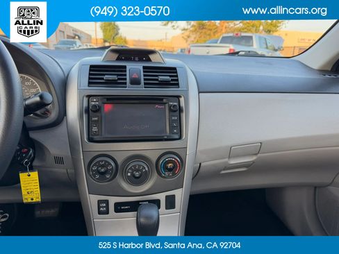 Used 2013 Toyota Corolla LE FWD image 12