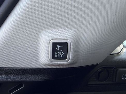 Used 2023 Jeep Grand Cherokee Limited AWD/4WD image 10