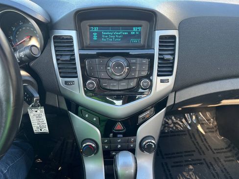 Used 2014 Chevrolet Cruze LT w/ All-Star Edition FWD image 32