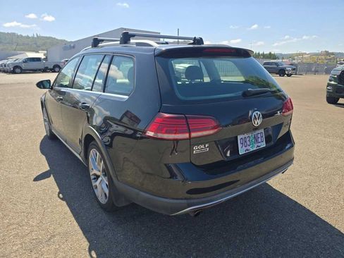 Used 2018 Volkswagen Golf Alltrack SEL AWD/4WD image 16