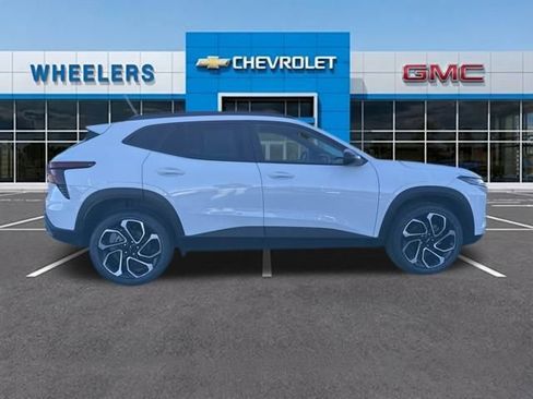 Certified 2024 Chevrolet Trax RS w/ Driver Confidence Package image 7