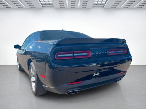 Used 2019 Dodge Challenger SXT RWD image 3
