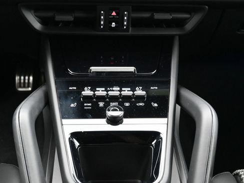 Certified 2025 Porsche Cayenne GTS AWD/4WD image 23