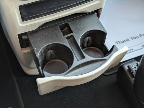 Used 2019 Dodge Grand Caravan SE w/ UConnect Hands-Free Group image 21