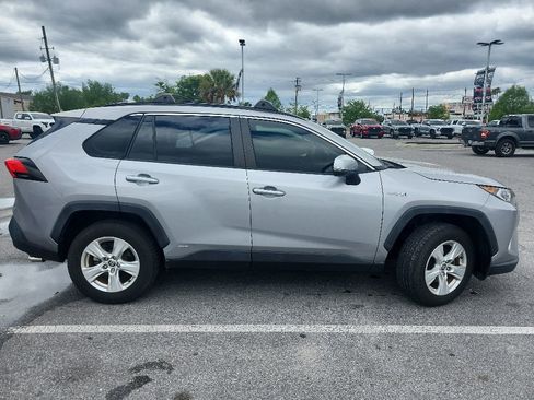 Used 2020 Toyota RAV4 XLE AWD/4WD image 14