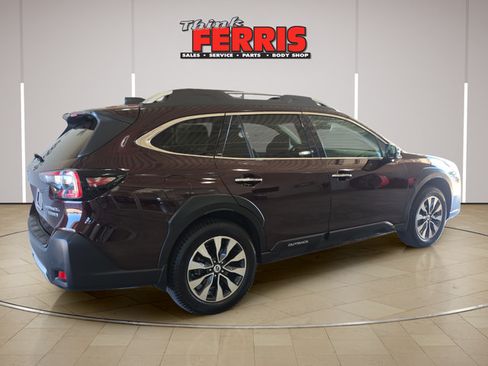 Used 2024 Subaru Outback Touring AWD/4WD image 5